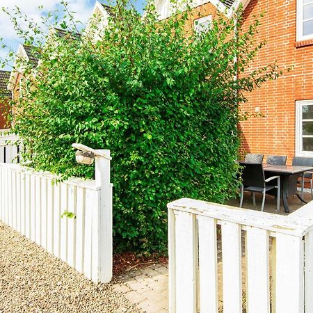4 Person Holiday Home In R M Sønderby Esterno foto